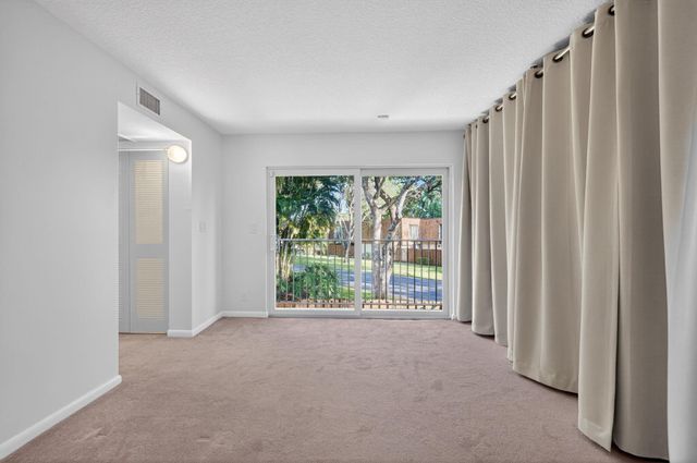 9110 SW 22nd Ct D-4, Fort Lauderdale, FL 33324