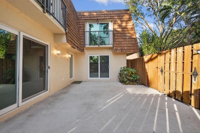 9110 SW 22nd Ct D-4, Fort Lauderdale, FL 33324