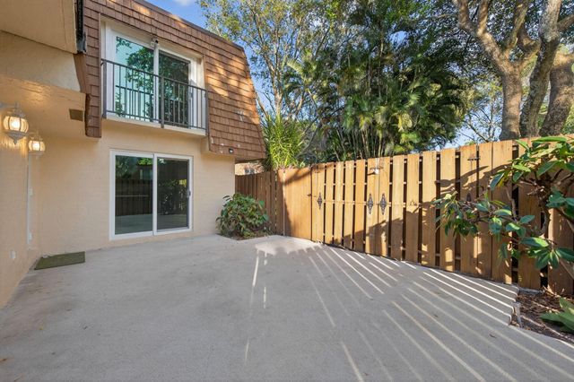 9110 SW 22nd Ct D-4, Fort Lauderdale, FL 33324