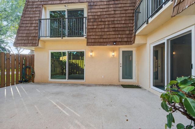 9110 SW 22nd Ct D-4, Fort Lauderdale, FL 33324