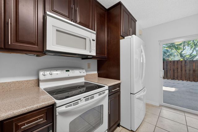 9110 SW 22nd Ct D-4, Fort Lauderdale, FL 33324