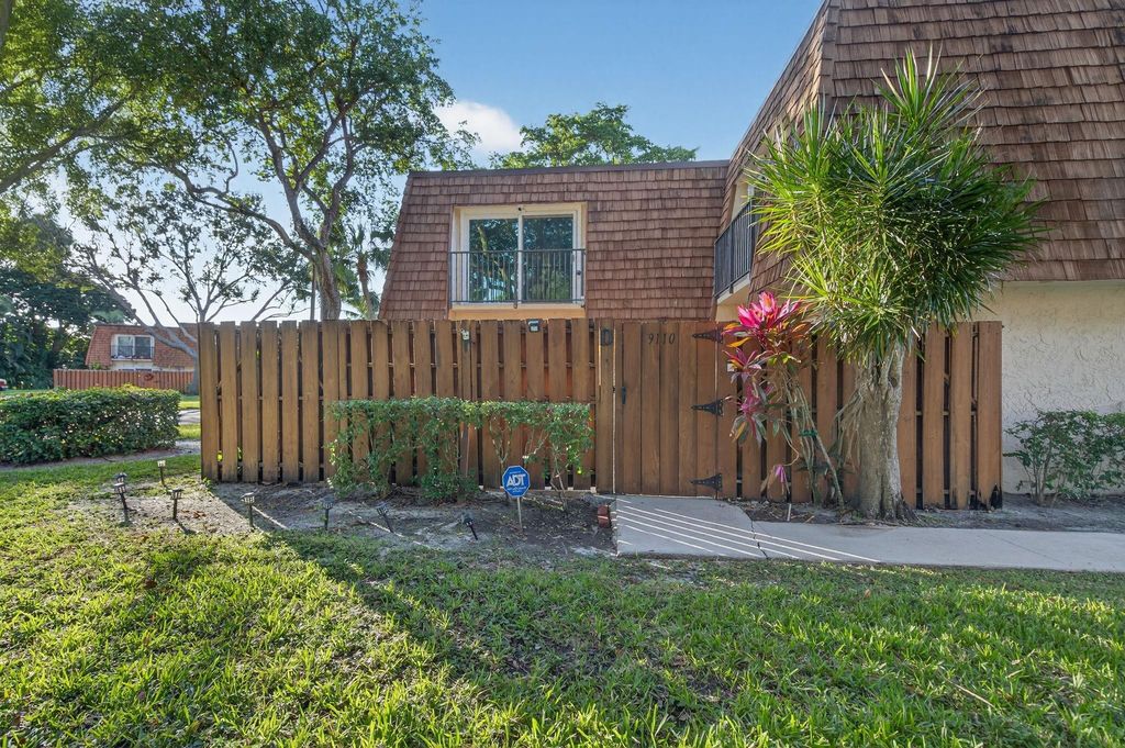 9110 SW 22nd Ct D-4, Fort Lauderdale, FL 33324