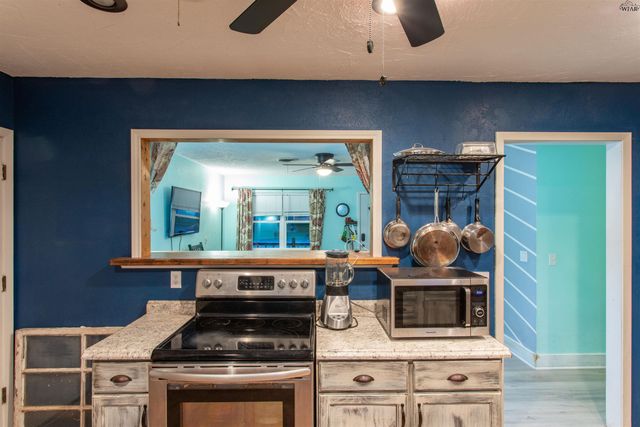 808 S PRESTON STREET, Burkburnett, TX 76354