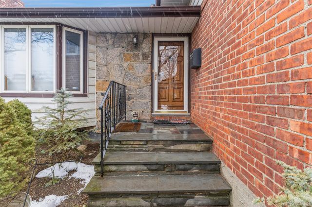 51 Edgewood Drive, New Hyde Park, NY 11040