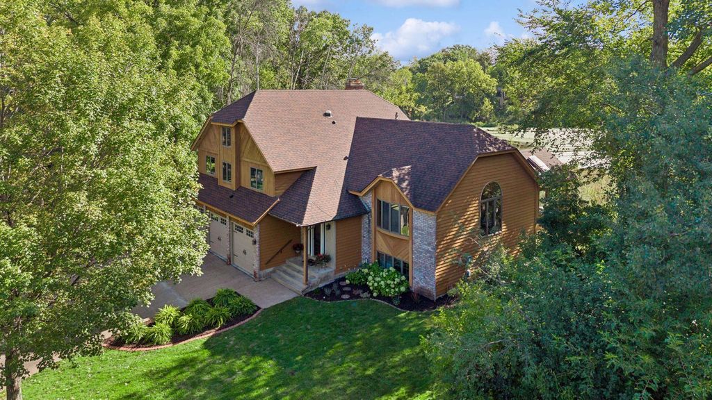 854 Palm Court, Maplewood, MN 55109 — exterior