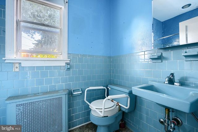 4021 ILLINOIS AVE NW, Washington, DC 20011