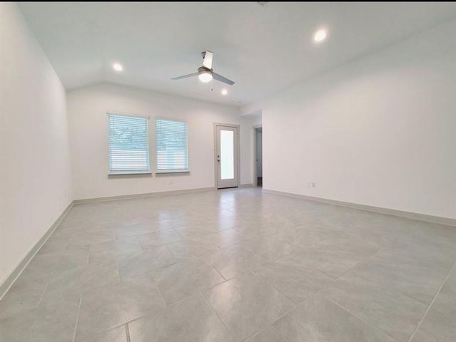 4947 Natchez Trace, Arcola, TX 77545