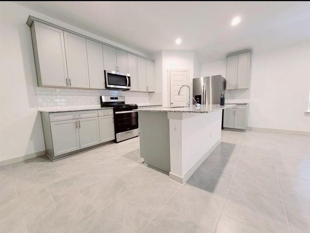 4947 Natchez Trace, Arcola, TX 77545