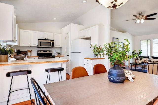 6730 N Waterlilly Way, Boise, ID 83714