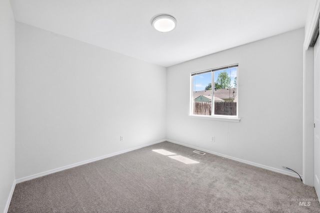 6730 N Waterlilly Way, Boise, ID 83714