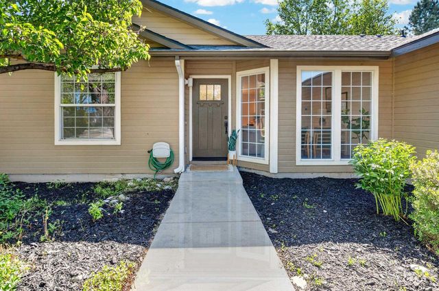 6730 N Waterlilly Way, Boise, ID 83714