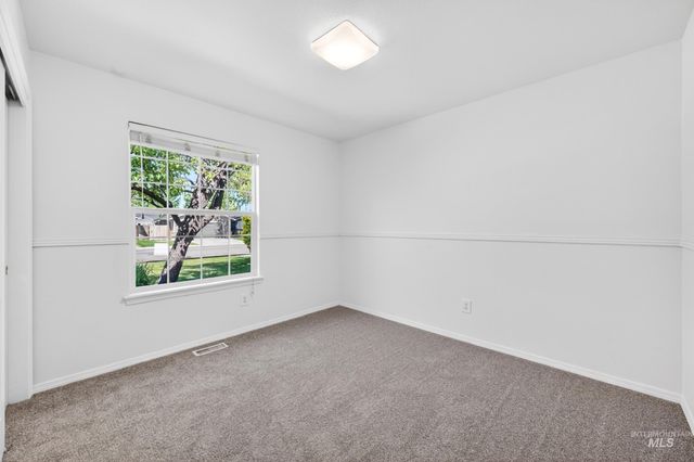 6730 N Waterlilly Way, Boise, ID 83714