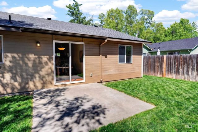 6730 N Waterlilly Way, Boise, ID 83714