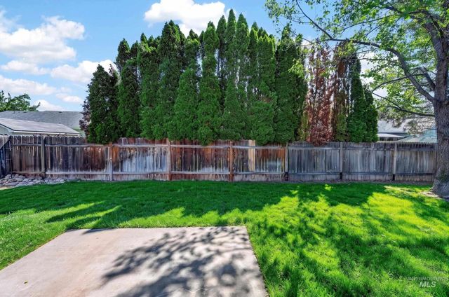 6730 N Waterlilly Way, Boise, ID 83714