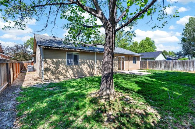 6730 N Waterlilly Way, Boise, ID 83714