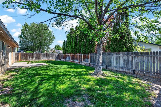 6730 N Waterlilly Way, Boise, ID 83714