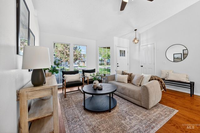 6730 N Waterlilly Way, Boise, ID 83714