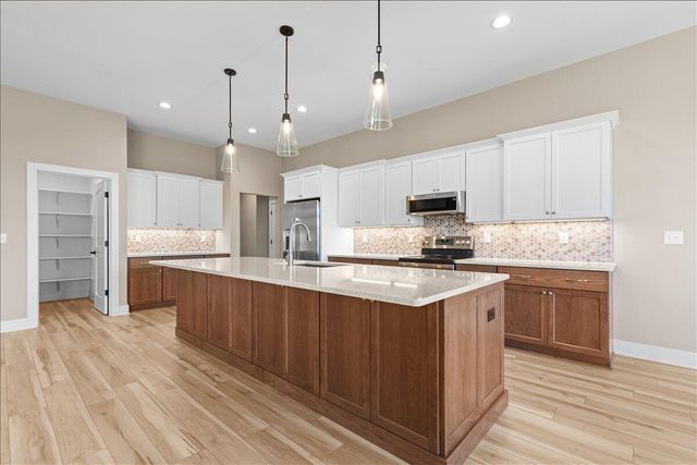 N83W27815 Cress-Brook COURT, Hartland, WI 53029