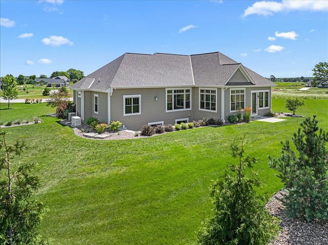 N83W27815 Cress-Brook COURT, Hartland, WI 53029