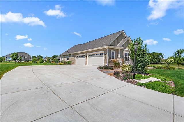 N83W27815 Cress-Brook COURT, Hartland, WI 53029
