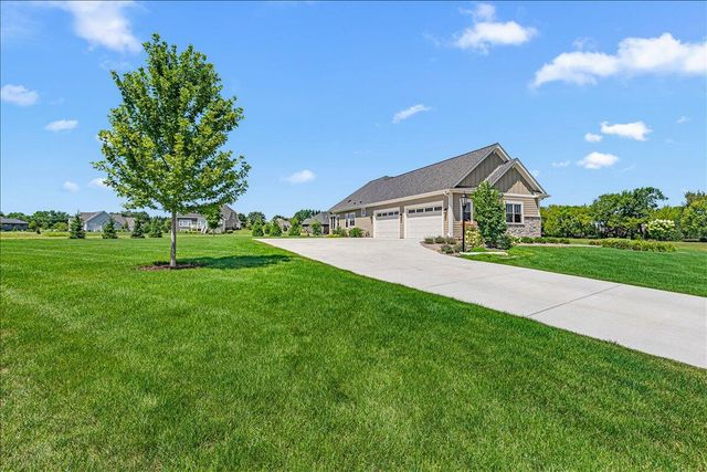 N83W27815 Cress-Brook COURT, Hartland, WI 53029