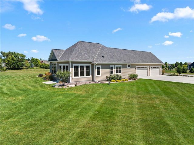 N83W27815 Cress-Brook COURT, Hartland, WI 53029