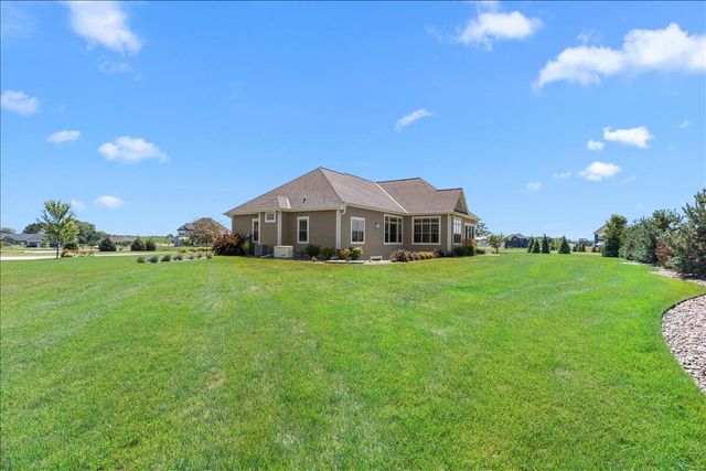 N83W27815 Cress-Brook COURT, Hartland, WI 53029