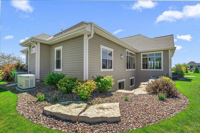 N83W27815 Cress-Brook COURT, Hartland, WI 53029