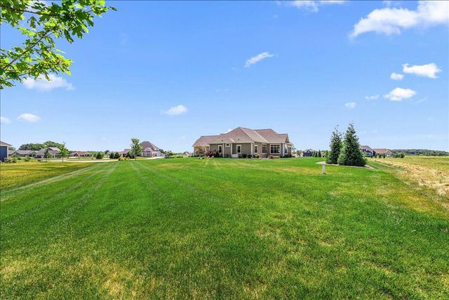 N83W27815 Cress-Brook COURT, Hartland, WI 53029