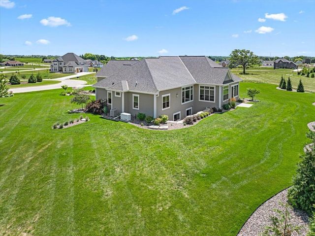 N83W27815 Cress-Brook COURT, Hartland, WI 53029