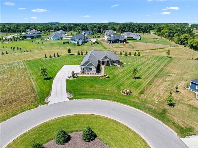 N83W27815 Cress-Brook COURT, Hartland, WI 53029