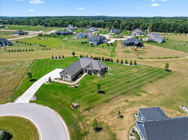 N83W27815 Cress-Brook COURT, Hartland, WI 53029