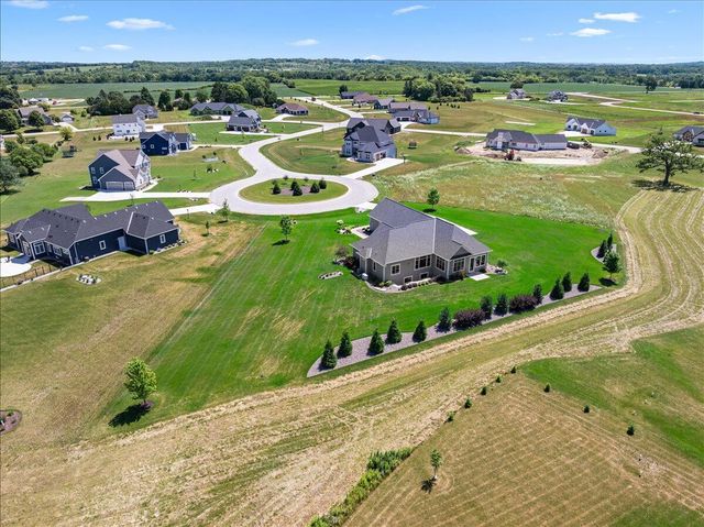 N83W27815 Cress-Brook COURT, Hartland, WI 53029