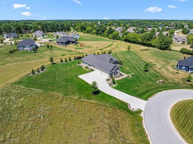 N83W27815 Cress-Brook COURT, Hartland, WI 53029