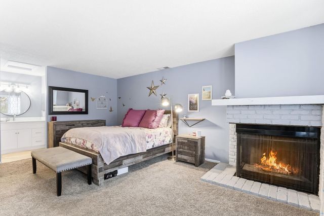 5407 W Brenner Pass, Fridley, MN 55432