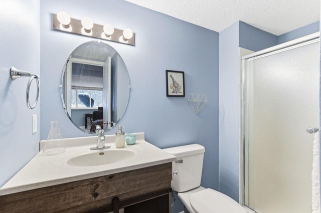 5407 W Brenner Pass, Fridley, MN 55432