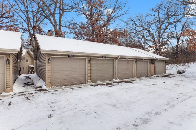 5407 W Brenner Pass, Fridley, MN 55432