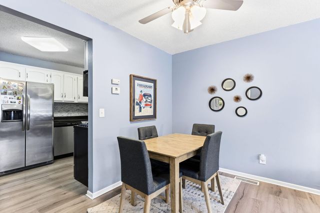 5407 W Brenner Pass, Fridley, MN 55432