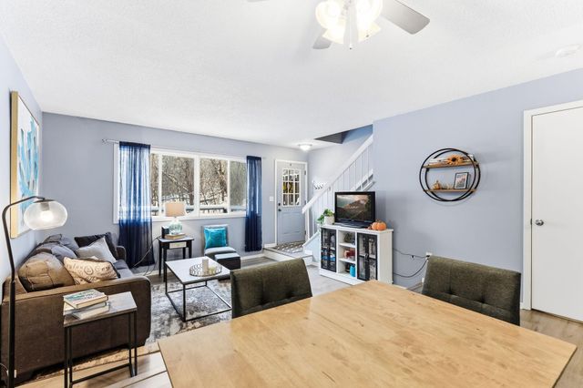 5407 W Brenner Pass, Fridley, MN 55432