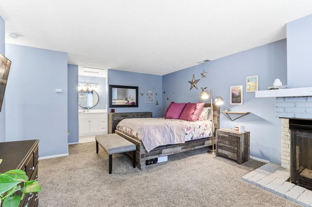 5407 W Brenner Pass, Fridley, MN 55432