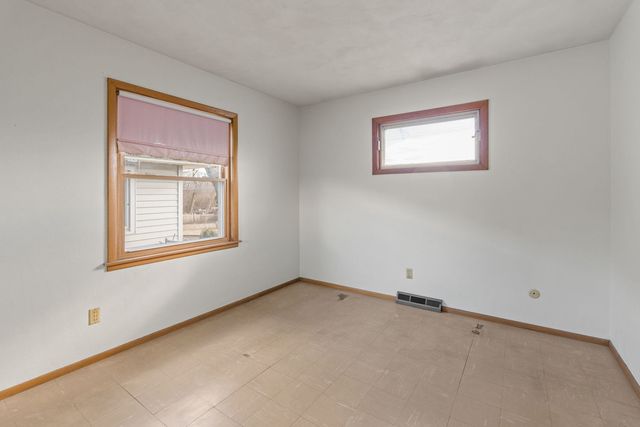 2827 W 13th Street, Davenport, IA 52804