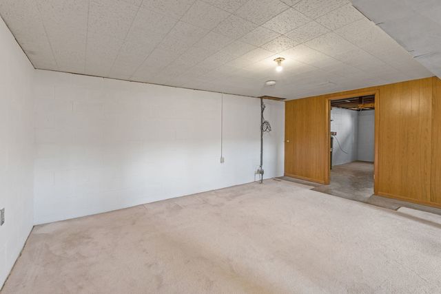 2827 W 13th Street, Davenport, IA 52804