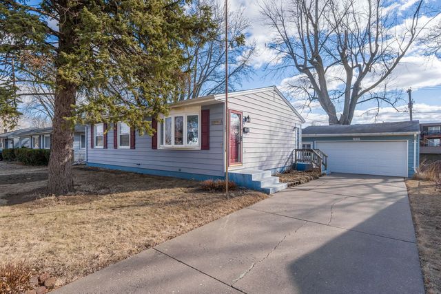 2827 W 13th Street, Davenport, IA 52804