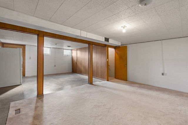 2827 W 13th Street, Davenport, IA 52804