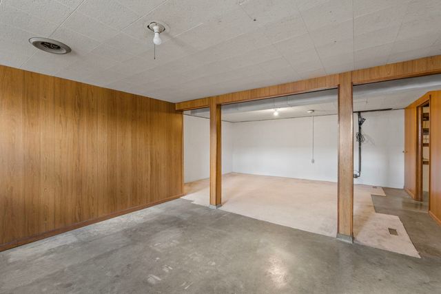 2827 W 13th Street, Davenport, IA 52804