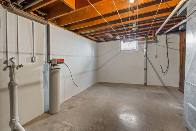 2827 W 13th Street, Davenport, IA 52804