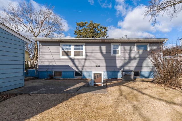 2827 W 13th Street, Davenport, IA 52804