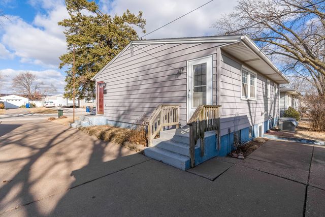 2827 W 13th Street, Davenport, IA 52804