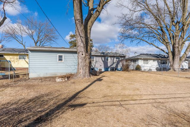 2827 W 13th Street, Davenport, IA 52804