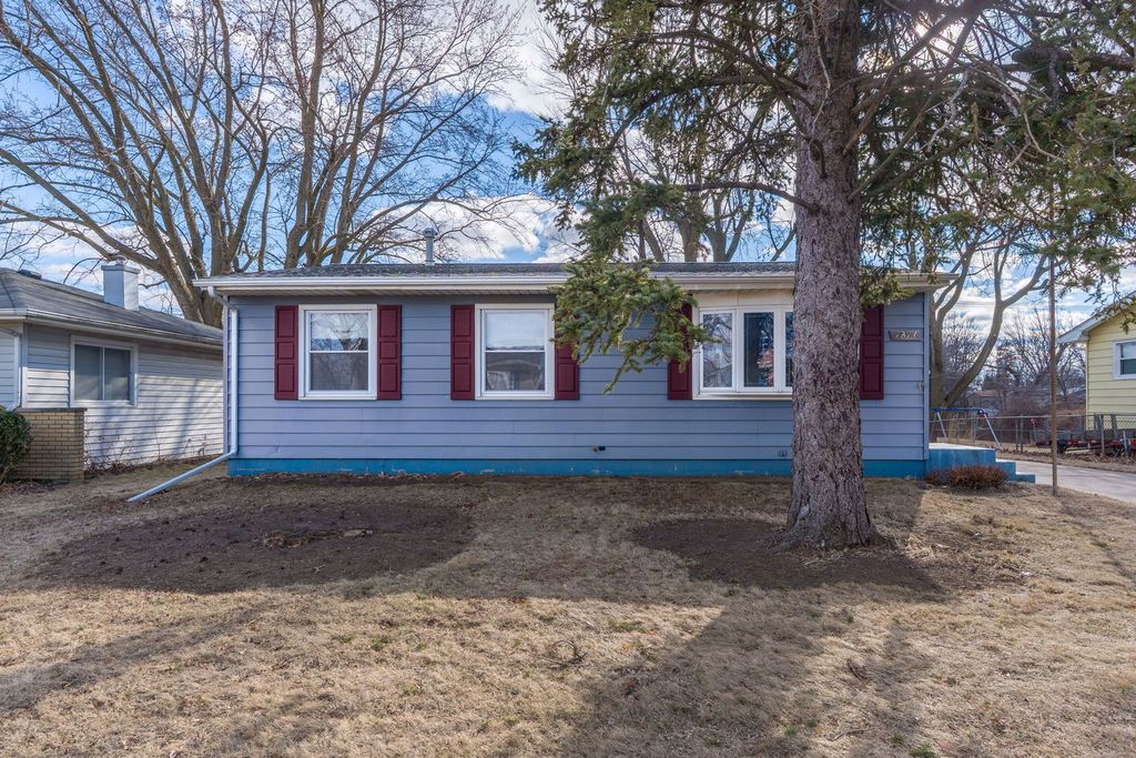 2827 W 13th Street, Davenport, IA 52804